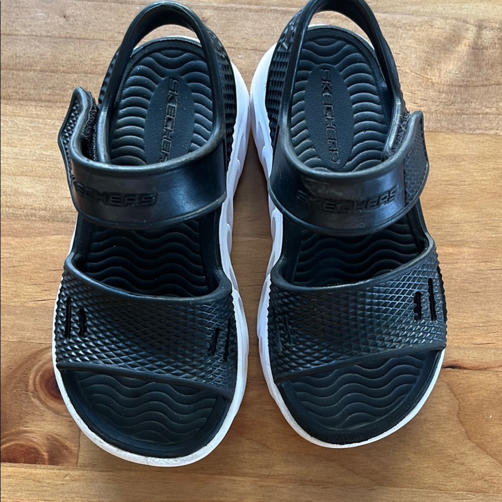 Skechers Black Sandals Comfortable Durable Flip Flops